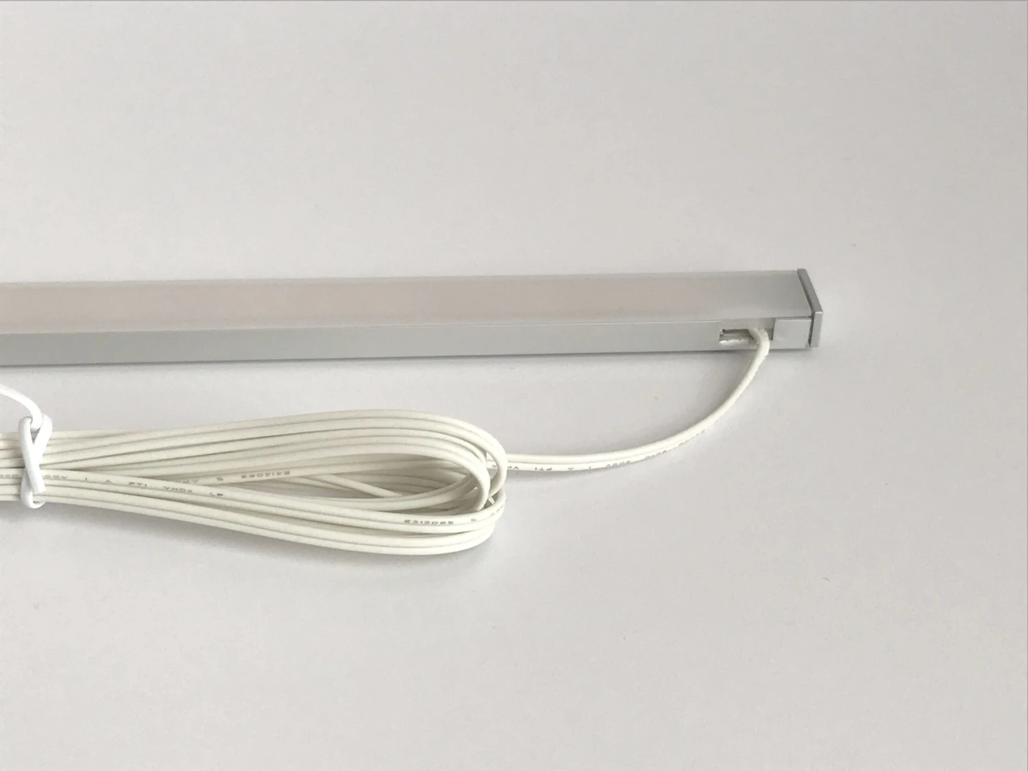 Hera 61001427203 LED-Top-Stick FMK 600mm, 10,9W/neutralweiß 7 Hera 61001427203 LED-Top-Stick FMK 600mm, 10,9W/neutralweiß – Bild 5