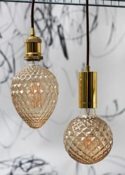 BAILEY 80100040602 Deko-Lampe Pine Cone E27 4W Gold Dimmbar -Beleuchtungs Geschäft c201b5f4d7b18fef9d138be6f5a736ecdd40c247
