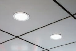 LEDVANCE Downlight Flach 6W Ø105mm, Kaltw., Nicht Dimmbar -Beleuchtungs Geschäft ce39cffa3b1096e07a7a2026b1c594370936311d