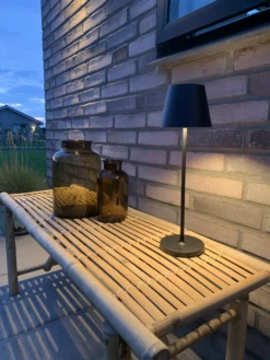 ALED 5702062810201 Calida Mini Schwarz, Induktionsladung, Dimmbar, 2,2W, 190lm, CRI97, IP54 -Beleuchtungs Geschäft e737f32cc355224f9c0ed3e23243636753691764